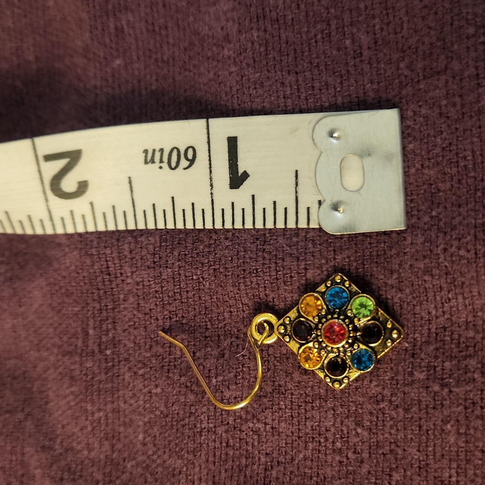 NEW Gold tone earrings with multi color crystals 💥 - Picture 2 of 3